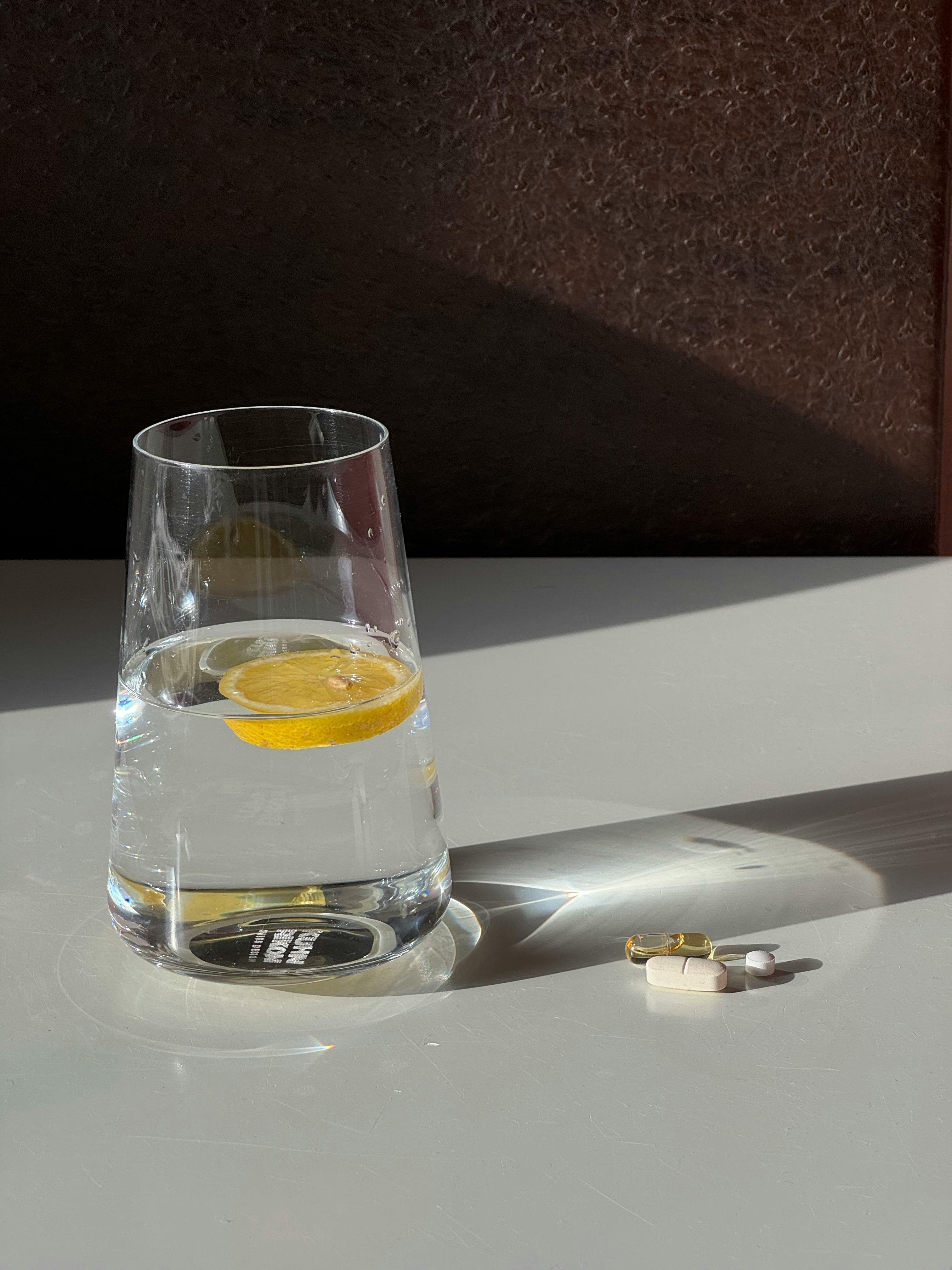 Verisol collagen peptides in a glass of water with lemon